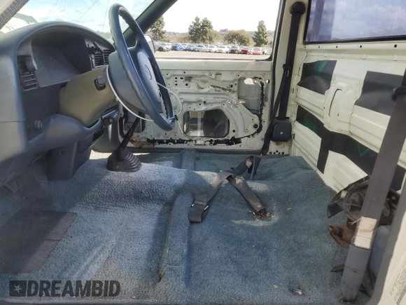 1994 Toyota Pickup z VIN JT4RN81A1R5193791, wystawiony jako Copart lot #48168055 z przebiegiem 22 108 mil mil oraz Szkoda całkowita • Salvage title. Historia ofert i sprzedaży dostępna na DreamBid. Obrazek 7.