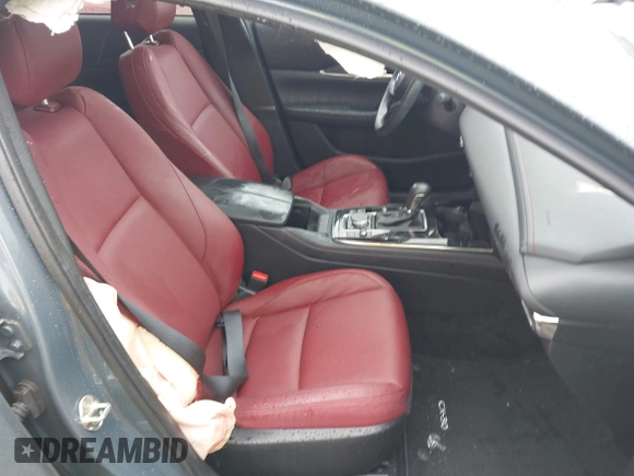 2024 Mazda CX-30 S Carbon Edition z VIN 3MVDMBCM7RM606050, wystawiony jako IAAI lot #41807459 z przebiegiem 7908 mil mil oraz . Historia ofert i sprzedaży dostępna na DreamBid. Obrazek 5.
