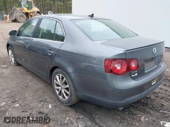2010 Volkswagen Jetta SE z VIN 3VWRX7AJXAM068000, wystawiony jako IAAI lot #41961777 z przebiegiem 179 307 mil mil oraz . Historia ofert i sprzedaży dostępna na DreamBid. Obrazek 3.