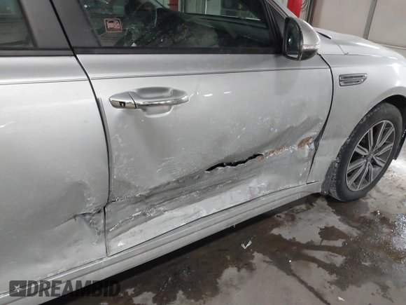 2019 Kia Optima LX with VIN 5XXGT4L39KG354118, listed as a IAAI auction lot 41621171 with 96,441 mi miles. Bid and sale history available at carsss.com. Image 6.