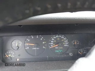 1996 Jeep Grand Cherokee with VIN 1J4EZ58S1TC112995, listed as a IAAI auction lot 41706966 with 356,727 mi miles and . Bid and sale history available at DreamBid. Image 7.