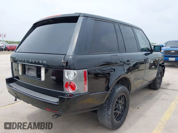 2006 Land Rover Range Rover HSE with VIN SALME15486A235049, listed as a IAAI auction lot 41948648 with 211,154 mi miles. Bid and sale history available at carsss.com. Image 4.