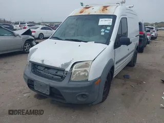 2010 Ford Transit Connect XL z VIN NM0LS7AN1AT027098, wystawiony jako IAAI lot #41740154 z przebiegiem 217 827 mil mil oraz . Historia ofert i sprzedaży dostępna na DreamBid. Obrazek 2.