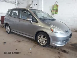 2008 Honda Fit Sport with VIN JHMGD38618S028191, listed as a IAAI auction lot 42064364 with 220,690 mi miles. Bid and sale history available at carsss.com. Image 1.