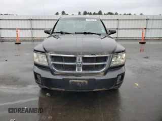 2008 Dodge Dakota SLT z VIN 1D7HW48N98S523242, wystawiony jako Copart lot #81602774 z przebiegiem 94 252 mil mil oraz Czysty tytuł • Clean title. Historia ofert i sprzedaży dostępna na DreamBid. Obrazek 5.