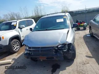 2000 Dodge Caravan SE z VIN 2B4GP45G7YR614145, wystawiony jako IAAI lot #42098834 z przebiegiem 148 924 mil mil oraz . Historia ofert i sprzedaży dostępna na DreamBid. Obrazek 13.