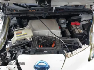 2016 Nissan LEAF SL with VIN 1N4BZ0CP5GC306794, listed as a IAAI auction lot 41120675 with 46,819 mi miles. Bid and sale history available at carsss.com. Image 10.