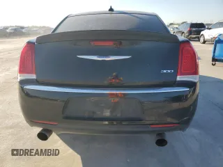 2019 Chrysler 300 Limited with VIN 2C3CCAEG2KH555681, listed as a Copart auction lot 43571855 with 121,027 mi miles and Salvage Title. Bid and sale history available at DreamBid. Image 6.