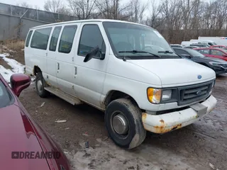 1996 Ford Econoline Wagon XL z VIN 1FBJS31HXTHB03215, wystawiony jako IAAI lot #41650649 z przebiegiem 192 934 mil mil oraz . Historia ofert i sprzedaży dostępna na DreamBid. Obrazek 1.