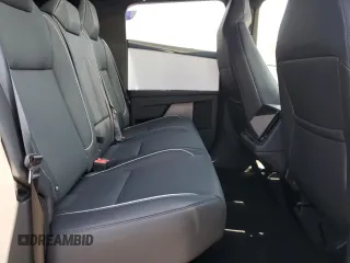 2024 Tesla Cybertruck Cyberbeast z VIN 7G2CEHEE6RA019467, wystawiony jako Copart lot #64861264 z przebiegiem 1776 mil mil oraz Szkody całkowita. Historia ofert i sprzedaży dostępna na DreamBid. Obrazek 12.