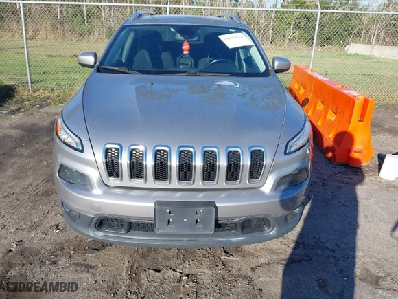 2017 Jeep Cherokee Latitude with VIN 1C4PJMCBXHW527679, listed as a IAAI auction lot 41615524 with 139,122 mi miles. Bid and sale history available at carsss.com. Image 12.