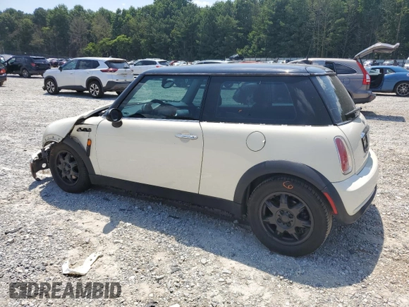 2006 MINI Hardtop с VIN WMWRC33516TK70432, выставлен на аукционе Copart как лот 62157605 с пробегом 139 823 миль миль и Списание • Salvage title. История ставок и продаж доступна на DreamBid. Изображение 2.