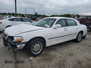 2008 Lincoln Town Car Limited z VIN 2LNHM82V98X636942, wystawiony jako Copart lot #57791415 z przebiegiem 132 930 mil mil oraz Szkoda całkowita • Salvage title. Historia ofert i sprzedaży dostępna na DreamBid. Obrazek 1.