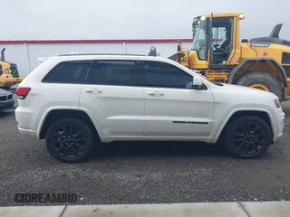 2019 Jeep Grand Cherokee Upland with VIN 1C4RJFAG5KC589793, listed as a IAAI auction lot 42189408 with 175,841 mi miles and . Bid and sale history available at DreamBid. Image 13.