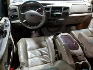 2003 Ford Excursion Limited z VIN 1FMSU43P93EC24089, wystawiony jako Copart lot #82779674 z przebiegiem 273 947 mil mil oraz Czysty tytuł • Clean title. Historia ofert i sprzedaży dostępna na DreamBid. Obrazek 8.