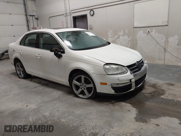 2008 Volkswagen Jetta Sedan SE with VIN 3VWRM71K88M133146, listed as a IAAI auction lot 41376732 with 1 mi miles. Bid and sale history available at carsss.com. Image 1.