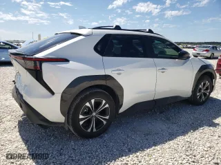 2024 Toyota bZ4X XLE with VIN JTMAAAAA1RA034325, listed as a Copart auction lot 70812224 with 10,164 mi miles and Salvage Title. Bid and sale history available at carsss.com. Image 3.