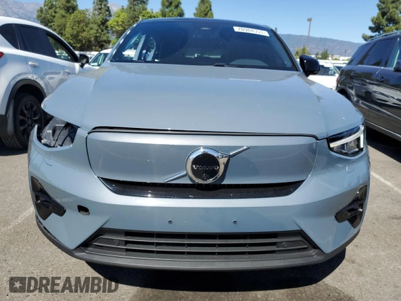 2023 Volvo C40 Plus с VIN YV4ED3GLXP2048984, выставлен на аукционе Copart как лот 70984553 с пробегом 6 816 миль миль и . История ставок и продаж доступна на DreamBid. Изображение 5.