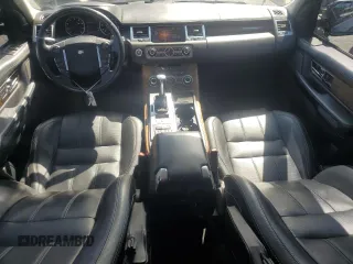 2013 Land Rover Range Rover Sport SC z VIN SALSH2E41DA784027, wystawiony jako Copart lot #62400115 z przebiegiem 104 189 mil mil oraz Szkoda całkowita • Salvage title. Historia ofert i sprzedaży dostępna na DreamBid. Obrazek 8.