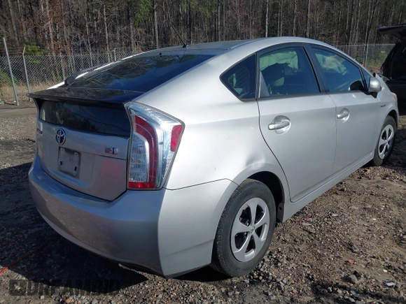 2013 Toyota Prius One with VIN JTDKN3DU4D5626877, listed as a IAAI auction lot 41731615 with 137,394 mi miles. Bid and sale history available at carsss.com. Image 4.
