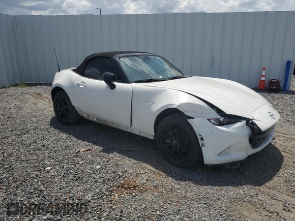 2021 Mazda MX-5 Miata Sport with VIN JM1NDAB74M0452596, listed as a Copart auction lot 60275585 with 21,839 mi miles and Clean title. Bid and sale history available at DreamBid. Image 4.