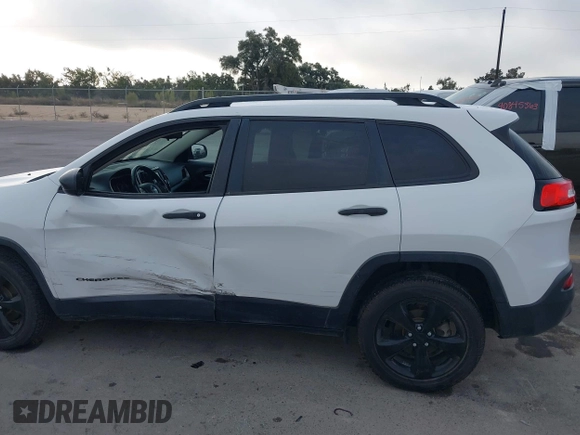 2016 Jeep Cherokee Altitude с VIN 1C4PJLAB8GW336631, выставлен на аукционе IAAI как лот 41117291 с пробегом 101 020 миль миль и . История ставок и продаж доступна на DreamBid. Изображение 17.