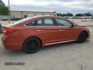 2015 Hyundai Sonata Sport z VIN 5NPE34AB9FH105118, wystawiony jako Copart lot #56419065 z przebiegiem 124 137 mil mil oraz Szkoda całkowita • Salvage title. Historia ofert i sprzedaży dostępna na DreamBid. Obrazek 3.