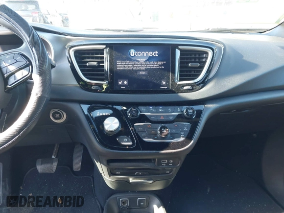 2020 Chrysler Pacifica Launch Edition with VIN 2C4RC3BG1LR123861, listed as a IAAI auction lot 41294790 with 56,007 mi miles and . Bid and sale history available at DreamBid. Image 22.