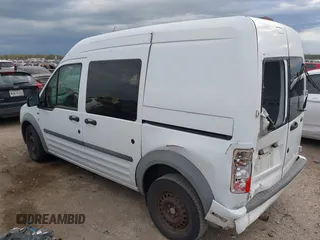 2013 Ford Transit Connect XLT z VIN NM0LS6BN7DT150823, wystawiony jako IAAI lot #41867953 z przebiegiem 128 278 mil mil oraz . Historia ofert i sprzedaży dostępna na DreamBid. Obrazek 3.