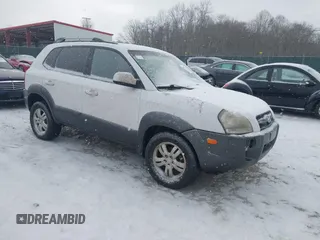 2008 Hyundai Tucson SE with VIN KM8JN72D98U799243, listed as a IAAI auction lot 41029346 with 101,345 mi miles. Bid and sale history available at carsss.com. Image 1.