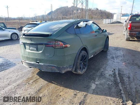 2022 Tesla Model X Plaid z VIN 7SAXCBE6XNF358023, wystawiony jako IAAI lot #41683857 z przebiegiem 42 821 mil mil oraz . Historia ofert i sprzedaży dostępna na DreamBid. Obrazek 4.