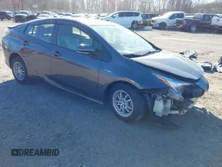 2018 Toyota Prius Two with VIN JTDKBRFU1J3581929, listed as a IAAI auction lot 41887196 with Not Provided miles. Bid and sale history available at carsss.com. Image 1.