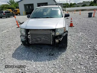 2011 Ford Escape XLT z VIN 1FMCU9DG8BKA85654, wystawiony jako Copart lot #64616925 z przebiegiem 188 948 mil mil oraz Szkoda całkowita • Salvage title. Historia ofert i sprzedaży dostępna na DreamBid. Obrazek 15.