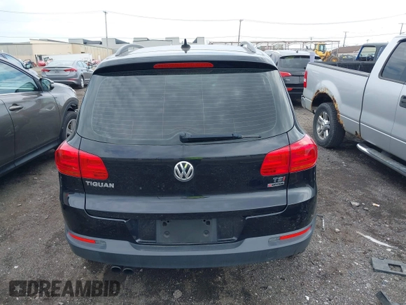 2017 Volkswagen Tiguan S z VIN WVGBV7AX1HK031235, wystawiony jako IAAI lot #42146876 z przebiegiem 95 028 mil mil oraz . Historia ofert i sprzedaży dostępna na DreamBid. Obrazek 16.