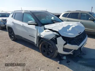 2019 Jeep Compass Altitude z VIN 3C4NJCBB2KT832402, wystawiony jako IAAI lot #41054965 z przebiegiem 84 804 mil mil oraz . Historia ofert i sprzedaży dostępna na DreamBid. Obrazek 1.