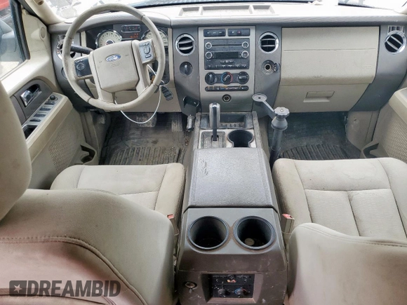 2013 Ford Expedition XLT z VIN 1FMJU1J51DEF09236, wystawiony jako Copart lot #57498685 z przebiegiem 266 883 mil mil oraz Szkoda całkowita • Salvage title. Historia ofert i sprzedaży dostępna na DreamBid. Obrazek 8.