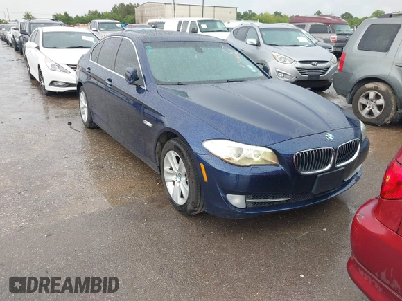 2012 BMW 5 Series 528i z VIN WBAXG5C54CDX04629, wystawiony jako IAAI lot #42360312 z przebiegiem 131 603 mil mil oraz . Historia ofert i sprzedaży dostępna na DreamBid. Obrazek 1.