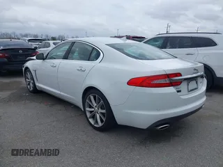 2015 Jaguar XF V6 Portfolio with VIN SAJWA0F7XF8U88039, listed as a IAAI auction lot 41459904 with 83,927 mi miles. Bid and sale history available at carsss.com. Image 3.
