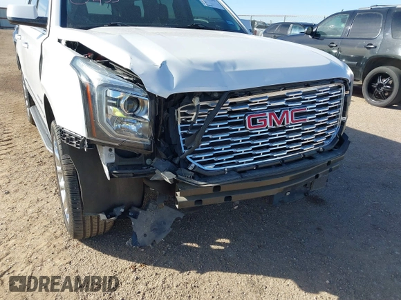 2020 GMC Yukon Denali with VIN 1GKS2CKJ3LR260455, listed as a IAAI auction lot 41690495 with 92,498 mi miles. Bid and sale history available at carsss.com. Image 6.