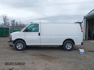 2018 Chevrolet Express Cargo with VIN 1GCWGAFPXJ1290498, listed as a IAAI auction lot 42047738 with 61,466 mi miles and . Bid and sale history available at DreamBid. Image 14.