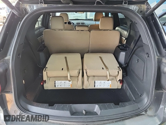 2017 Ford Explorer XLT z VIN 1FM5K8D89HGD08040, wystawiony jako IAAI lot #42516623 z przebiegiem 50 937 mil mil oraz . Historia ofert i sprzedaży dostępna na DreamBid. Obrazek 3.