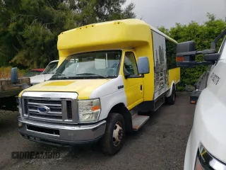 2019 Ford E-Series Commercial with VIN 1FDEE4F66KDC56080, listed as a Copart auction lot 42263015 with Not Provided miles and Clean Title. Bid and sale history available at carsss.com. Image 1.