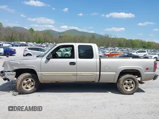 2005 Chevrolet Silverado 1500 Z71 with VIN 1GCEK19Z15Z192815, listed as a IAAI auction lot 42071205 with 352,883 mi miles. Bid and sale history available at carsss.com. Image 15.