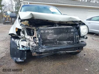 2008 Ford Escape XLT with VIN 1FMCU93ZX8KB33764, listed as a IAAI auction lot 42037456 with 195,047 mi miles. Bid and sale history available at carsss.com. Image 6.