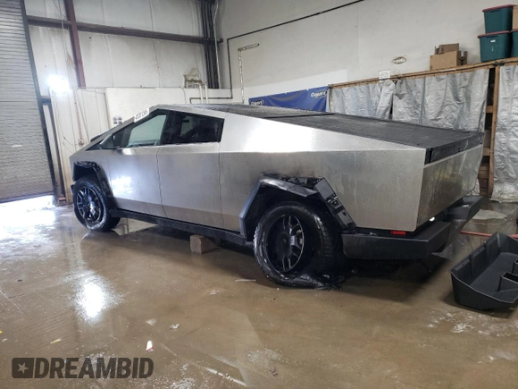 2024 Tesla Cybertruck с VIN 7G2CEHED2RA025693, выставлен на аукционе Copart как лот 45351295 с пробегом 11 786 миль миль и Списание • Salvage title. История ставок и продаж доступна на DreamBid. Изображение 2.
