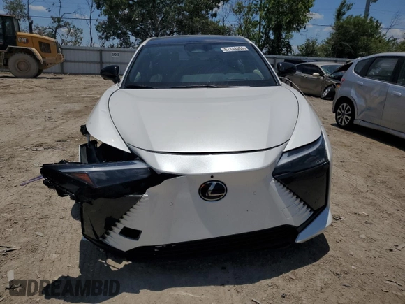 2023 Lexus RZ 450e Premium z VIN JTJAAAAB7PA001851, wystawiony jako Copart lot #57144464 z przebiegiem 3 731 mil mil oraz Szkoda całkowita • Salvage title. Historia ofert i sprzedaży dostępna na DreamBid. Obrazek 5.