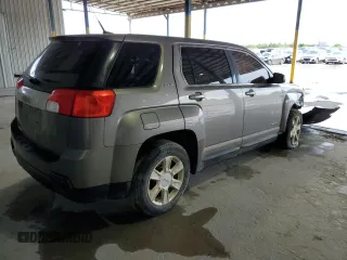 2010 GMC Terrain SLE-1 with VIN 2CTALBEW1A6375333, listed as a Copart auction lot 53718695 with 199,033 mi miles and Salvage title. Bid and sale history available at DreamBid. Image 3.