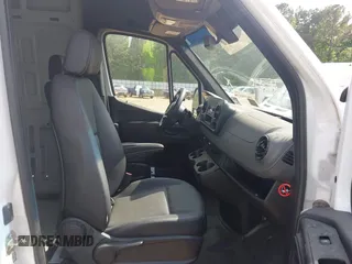 2021 Mercedes-Benz Sprinter Cargo with VIN W1Y4ECHY0MT073349, listed as a IAAI auction lot 39699453 with 136,101 mi miles and . Bid and sale history available at carsss.com. Image 5.