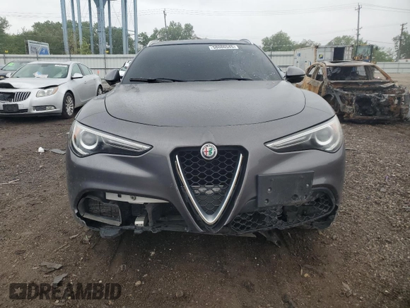 2018 Alfa Romeo Stelvio z VIN ZASFAKAN7J7B72474, wystawiony jako Copart lot #58086545 z przebiegiem Nie podano mil oraz Czysty tytuł • Clean title. Historia ofert i sprzedaży dostępna na DreamBid. Obrazek 5.