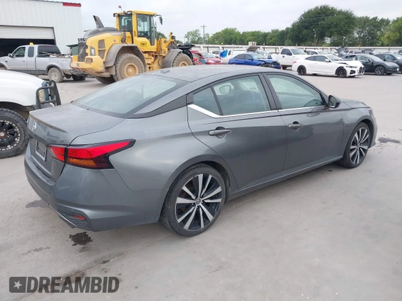 2022 Nissan Altima SR z VIN 1N4BL4CV0NN386112, wystawiony jako IAAI lot #42161567 z przebiegiem 56 402 mil mil oraz . Historia ofert i sprzedaży dostępna na DreamBid. Obrazek 4.
